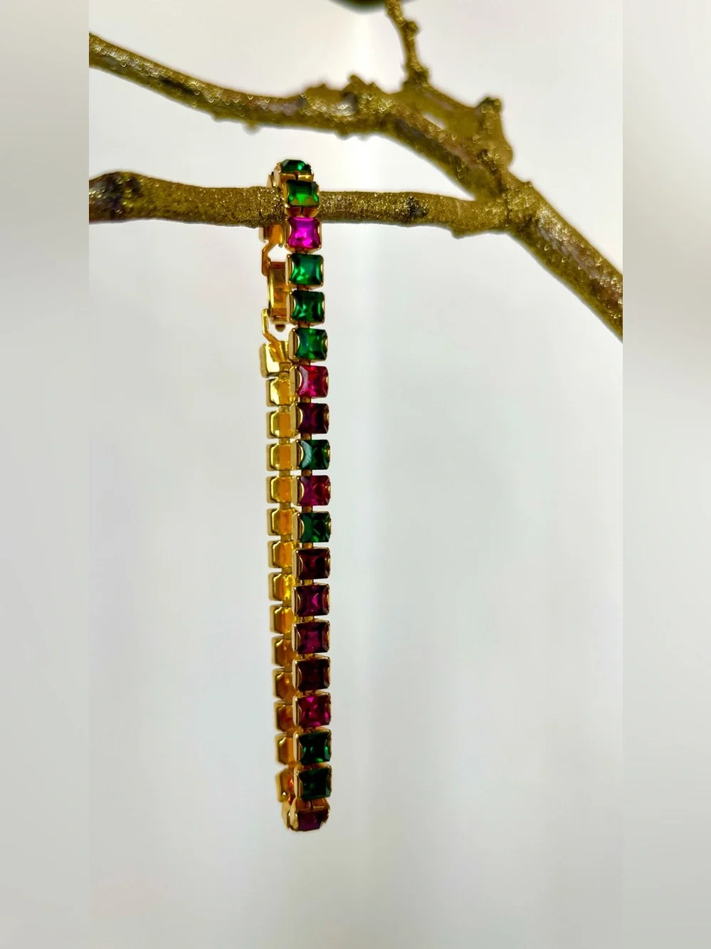 Vintage green fuschia burgundy gold tone tennis gold tone bracelet 7 inches